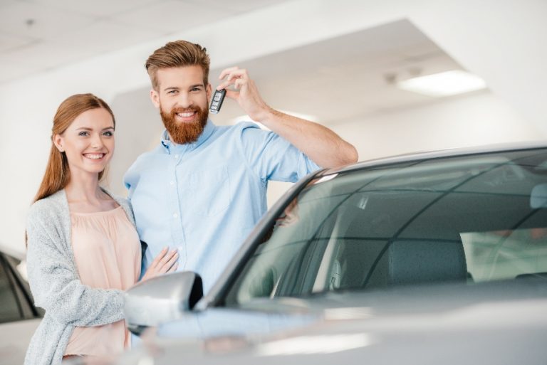 Personne versant l’apport initial pour une LOA sur une voiture